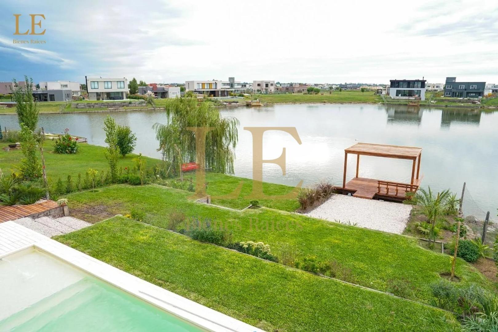 Casa 6 ambientes con 4 baños