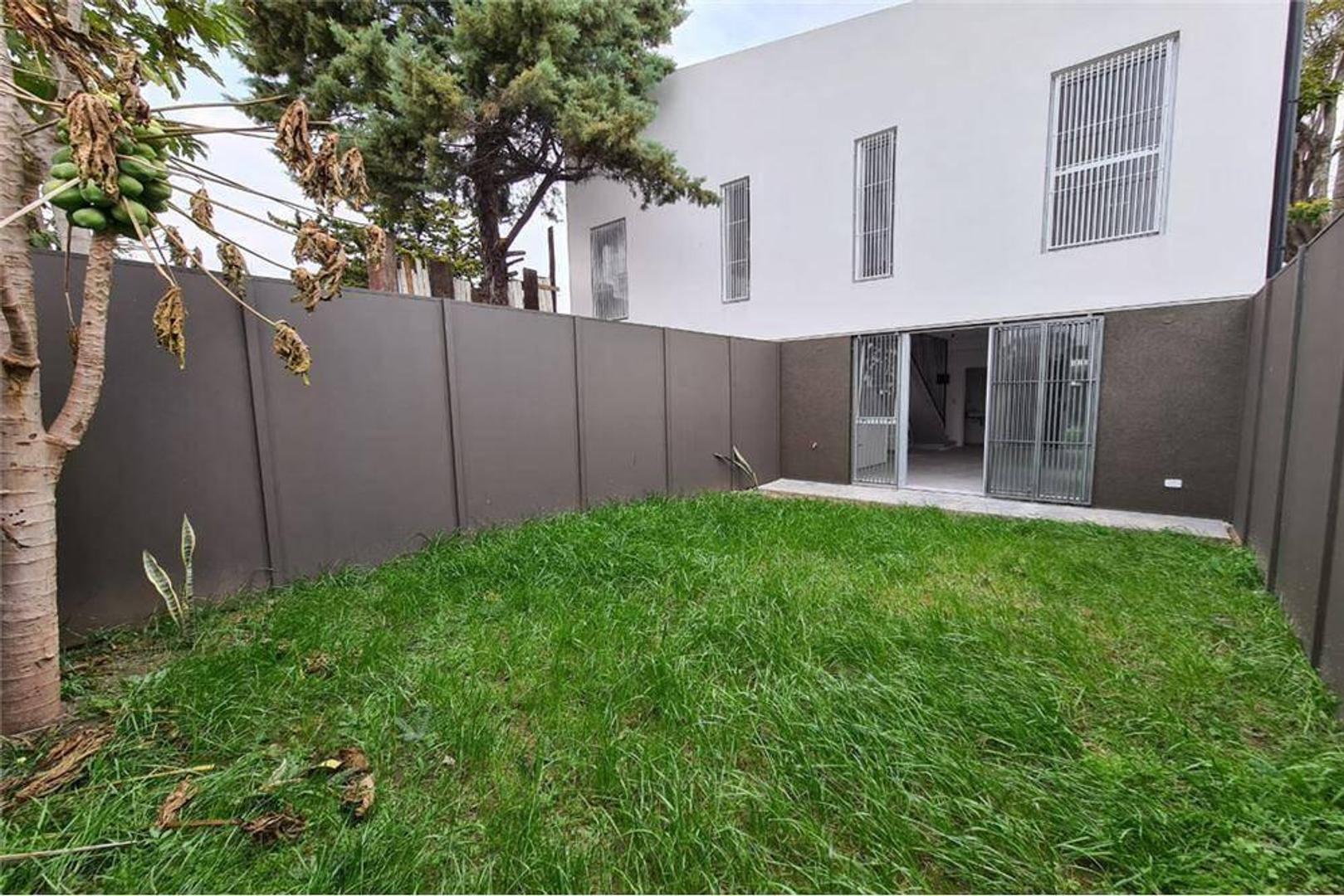 Venta Duplex 3 Amb Castelar C/ Jardin y Cochera