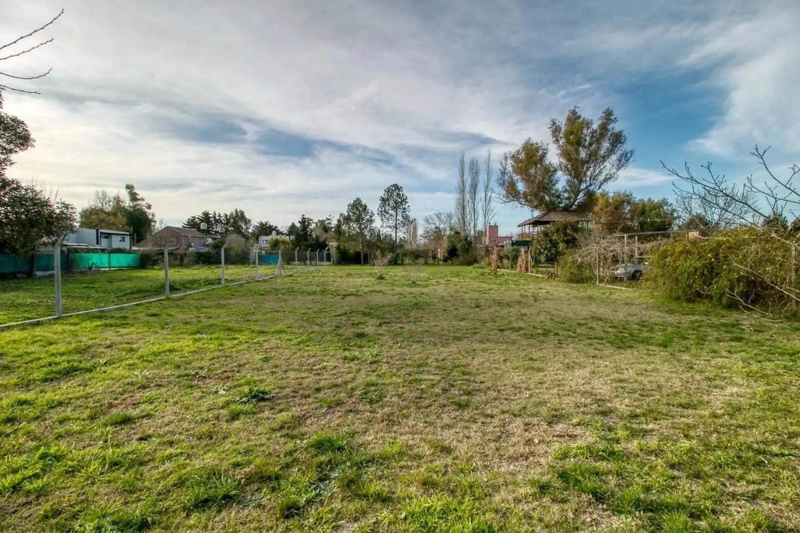 Terreno en venta en City Bell ENTRE CAMINOS sobre asfalto1.1