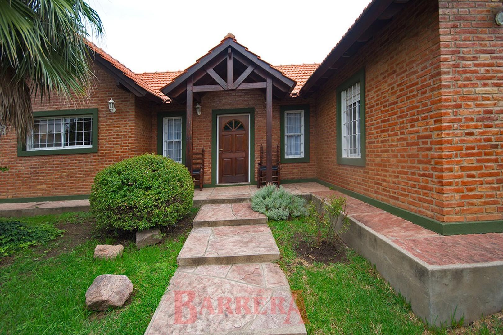 Casa 3 ambientes con 2 baños