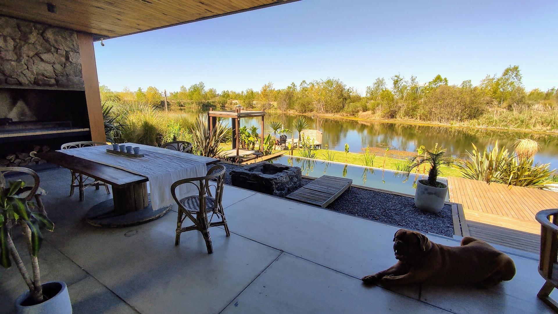 Barrio Muelles, Puertos Del Lago