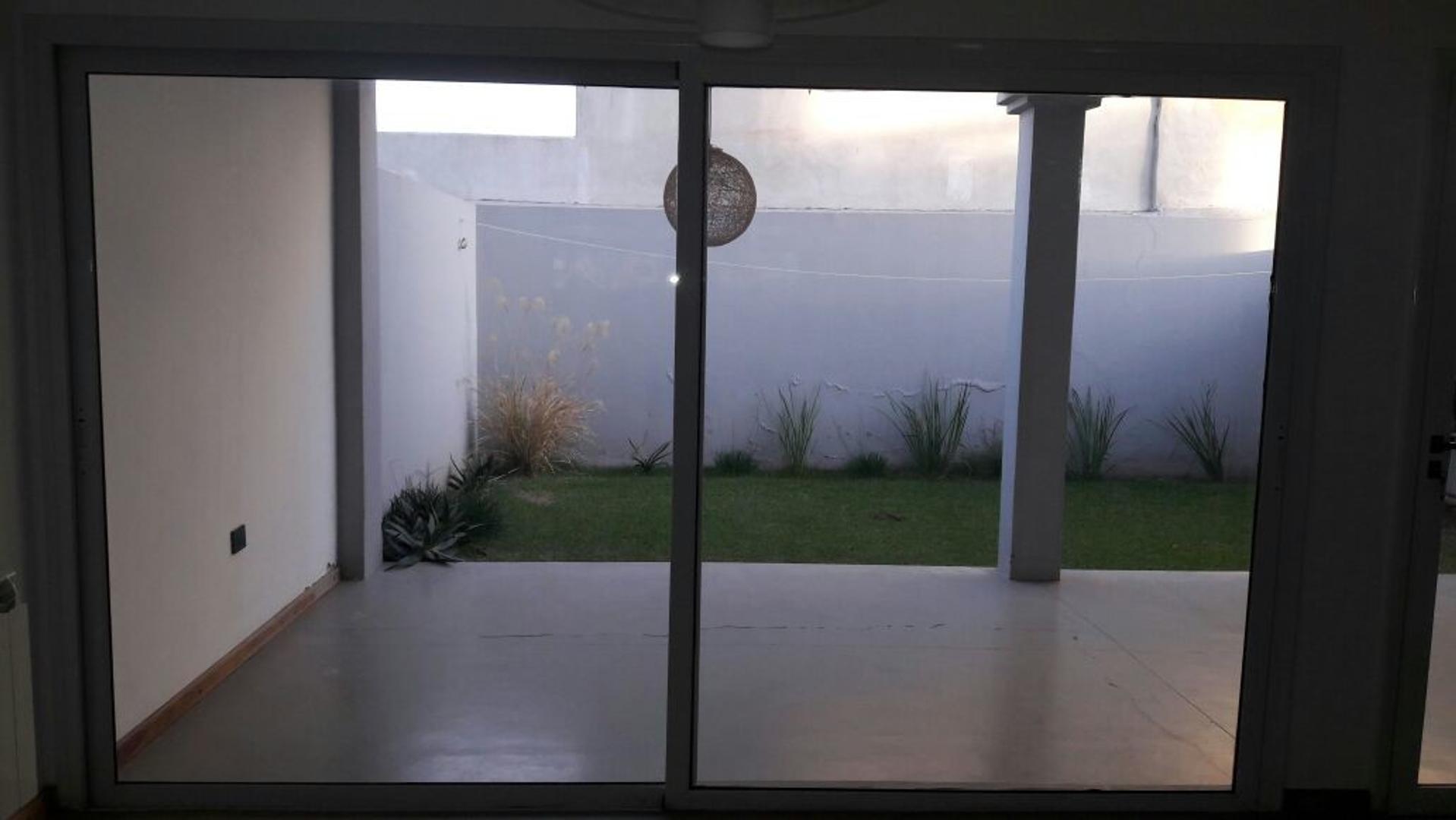 Casa en Venta en Altos de Manantiales, USD 215.000