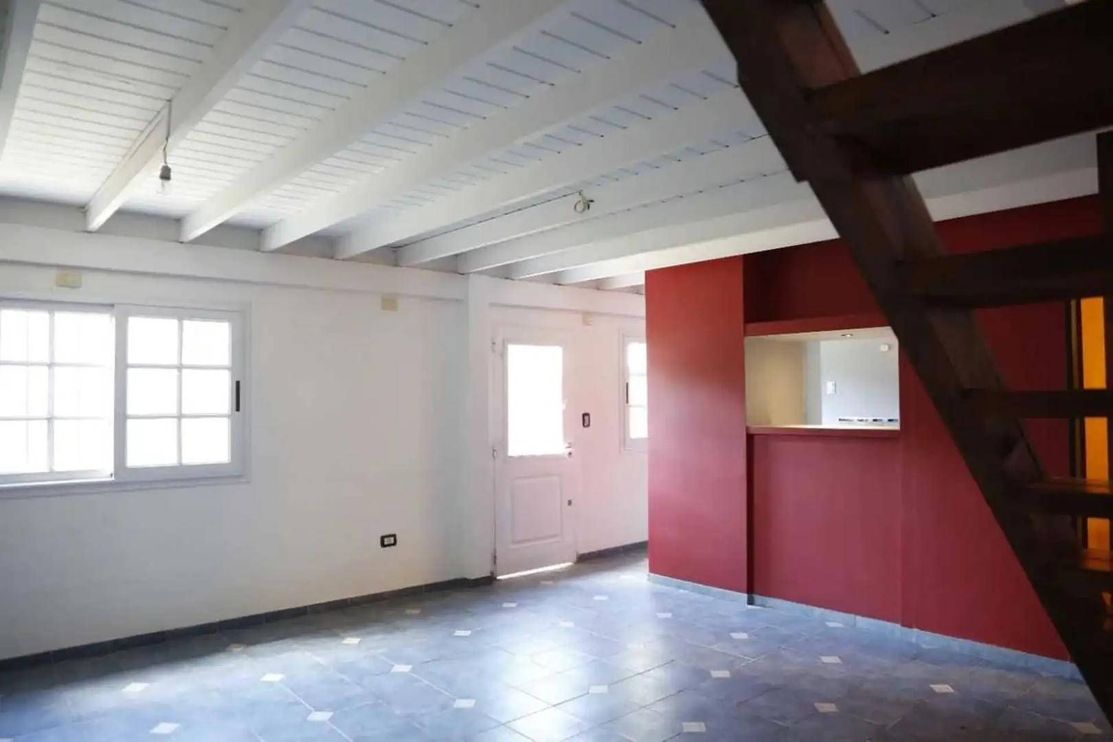 Casa 2 ambientes con 1 baño