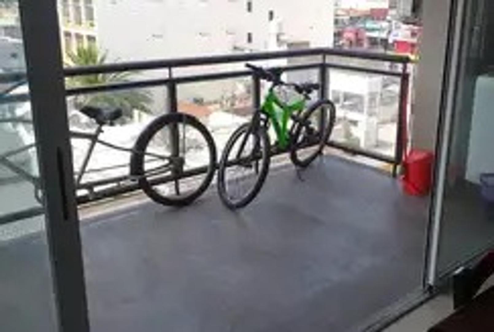 SEMIPISO DE CATEGORIA DE 2 AMBIENTES EN SAN JUSTO