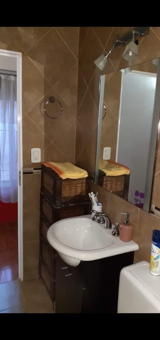 Casa al frente de 2 dormitorios en venta