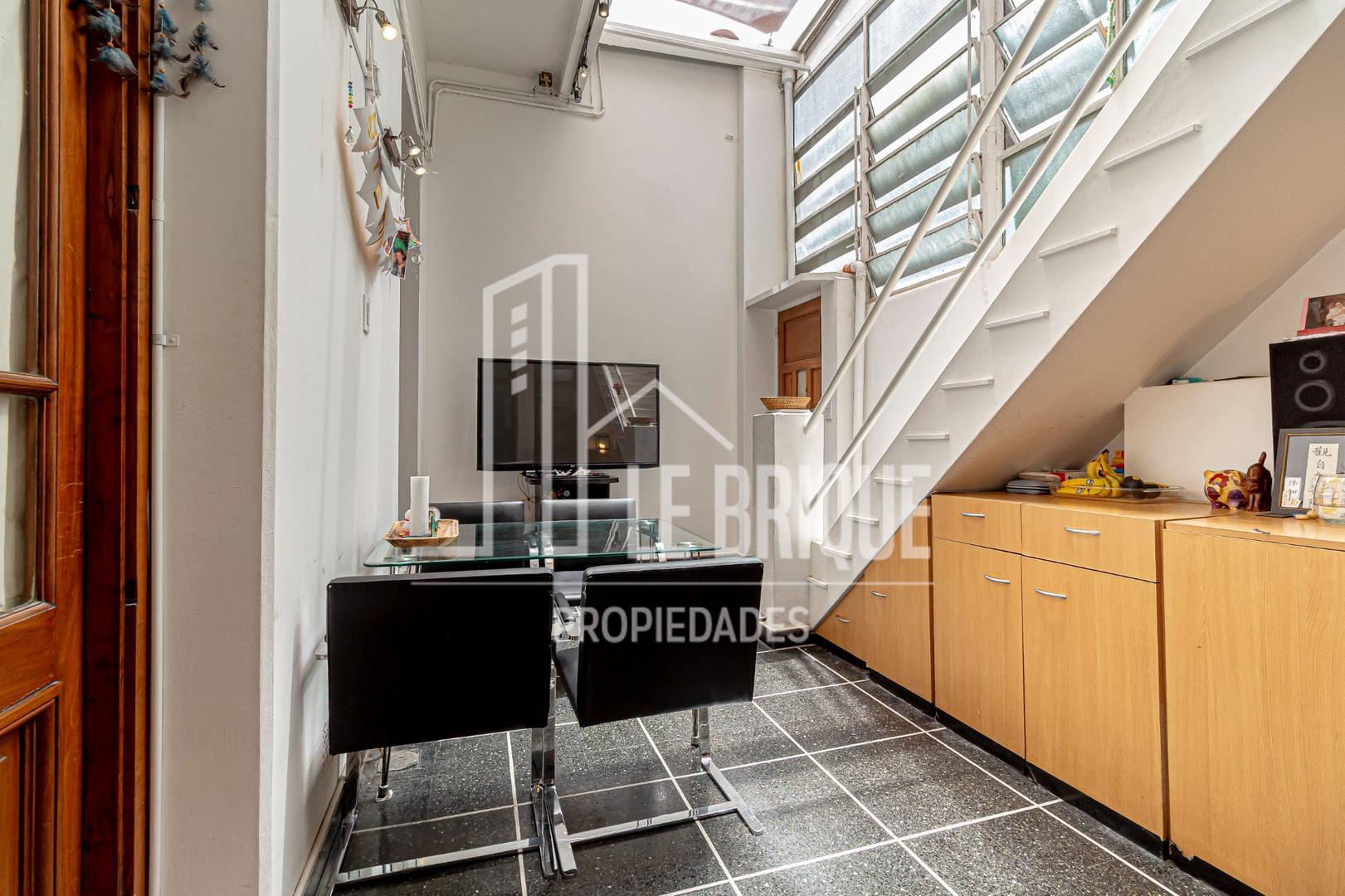 Depto Tipo Casa en Venta 50 años