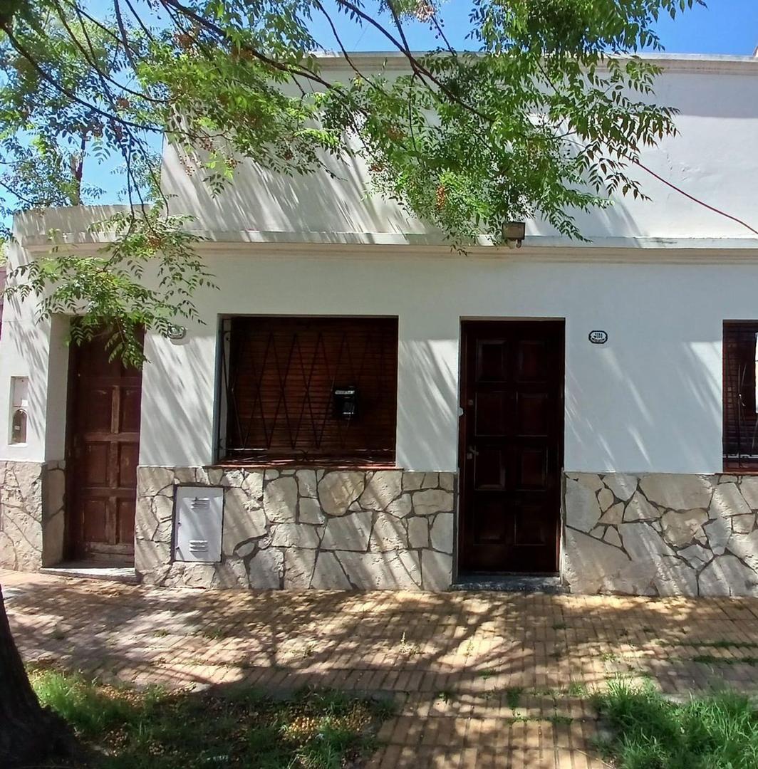 CASA 3 AMBIENTES + POSIBLE ESTUDIO o QUINCHO