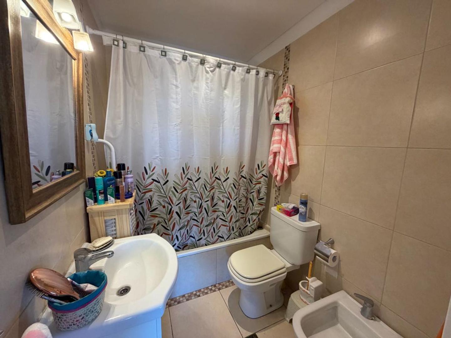 Departamento en venta sobre Lavalle y French