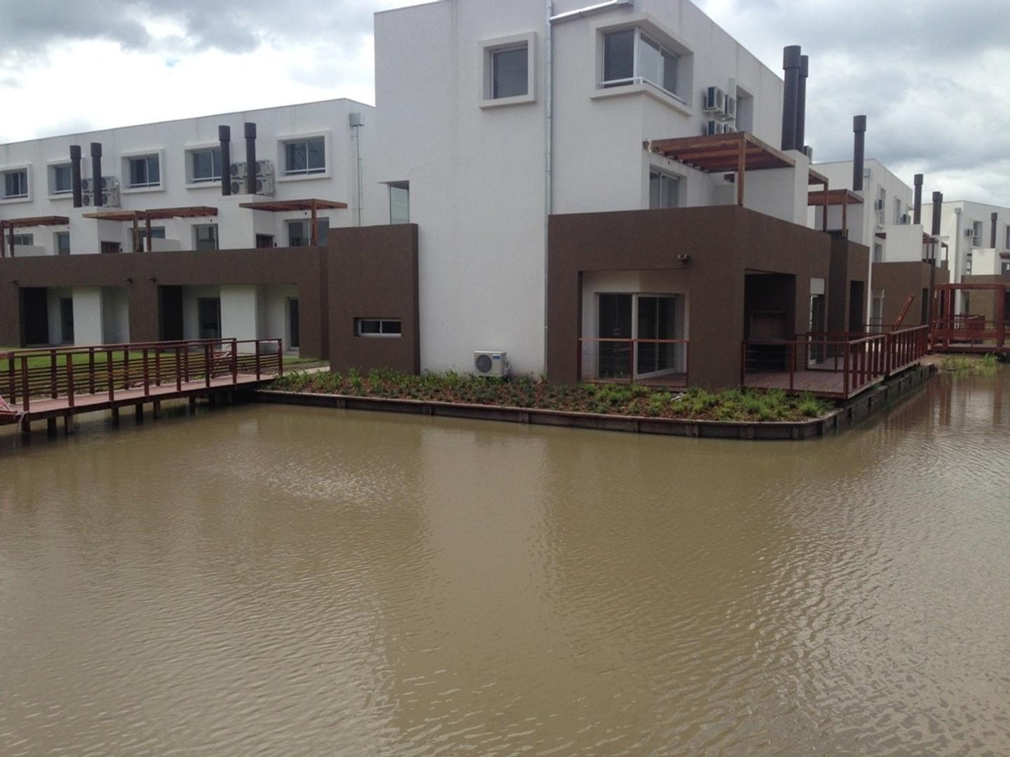 Lago Del Sendero Sendero