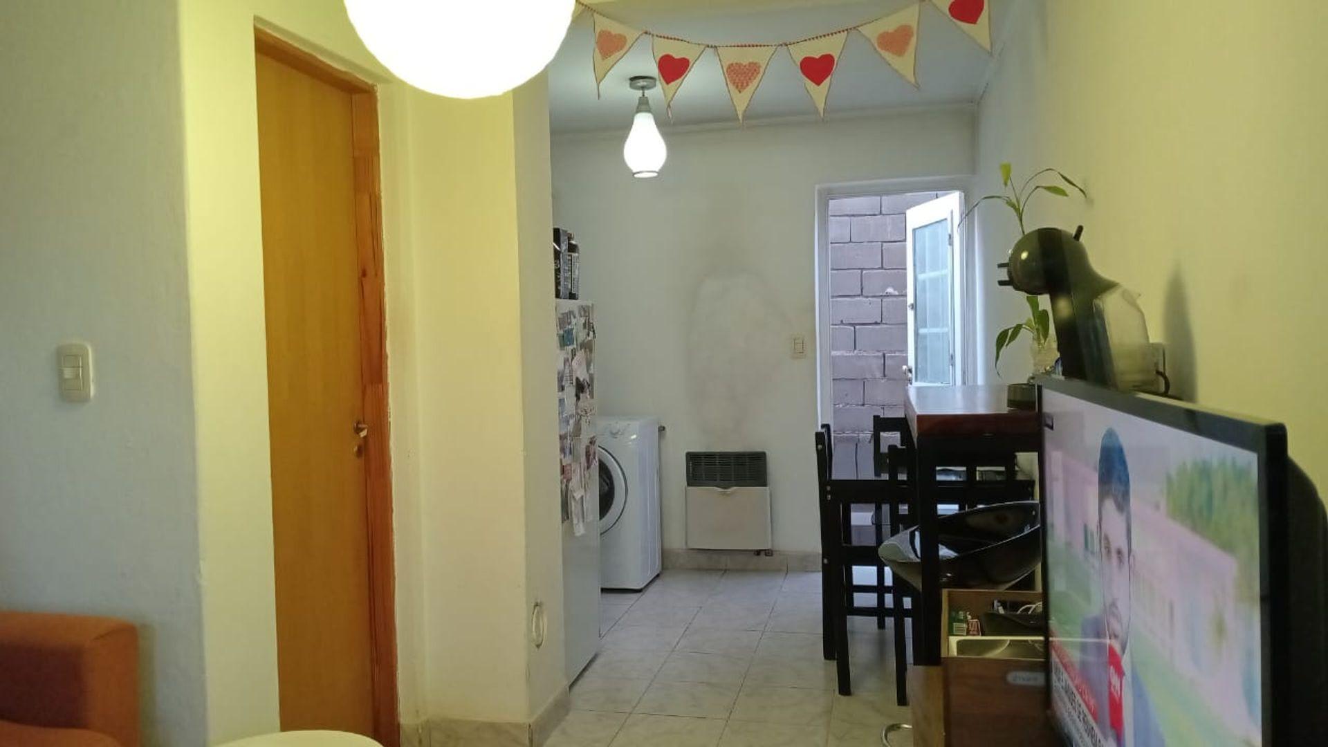 Depto Tipo Casa 3 ambientes con 1 baño
