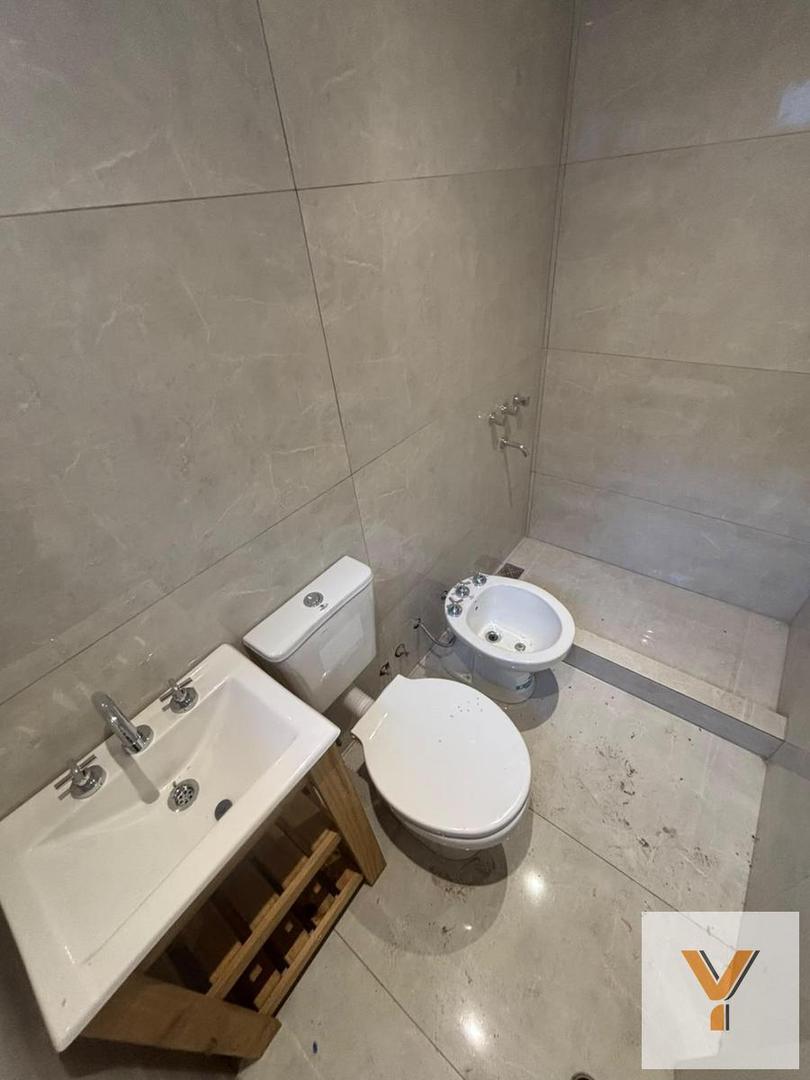 Depto Tipo Casa 3 ambientes con 2 baños