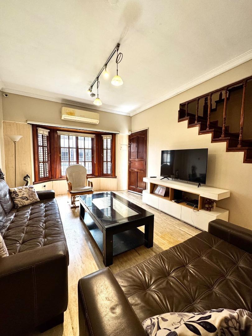 Casa 6 ambientes con 4 baños