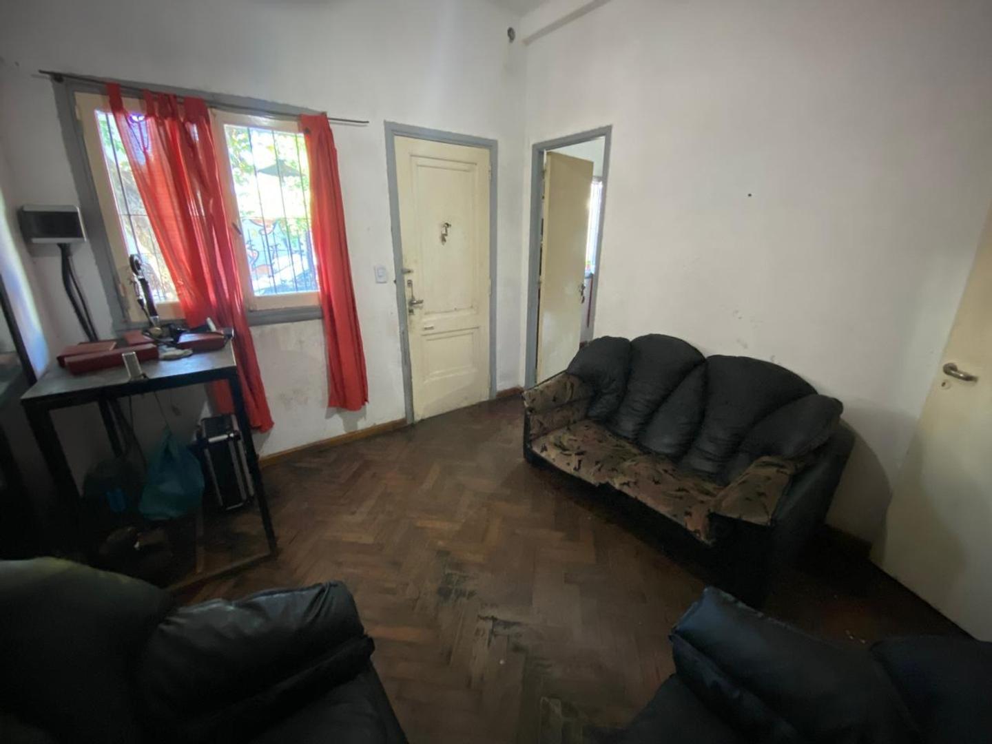 Casa 4 ambientes en venta. Lote propio