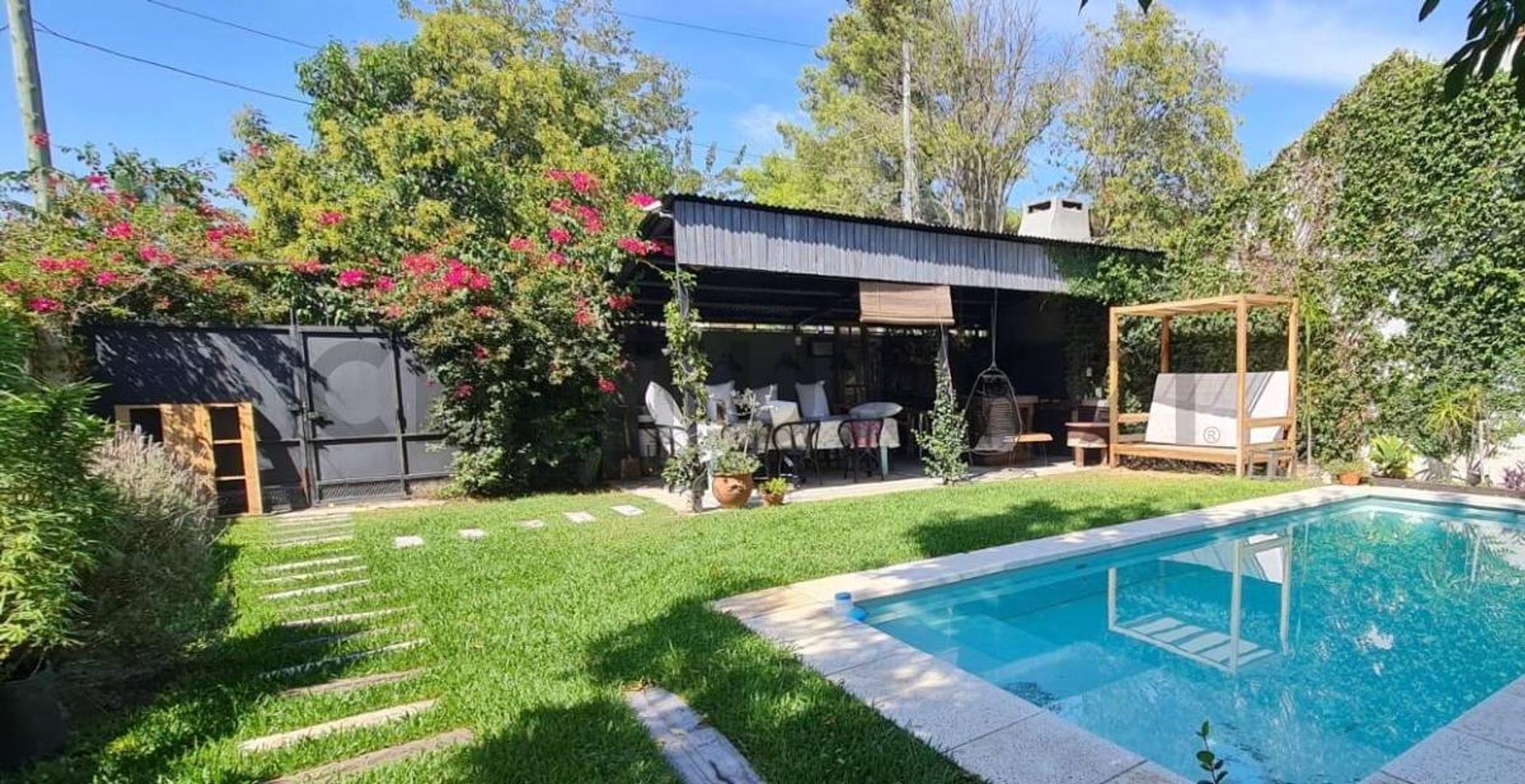 Venta de casa 5 ambientes con pileta, Barrio Montecarlo, Del Viso Pilar