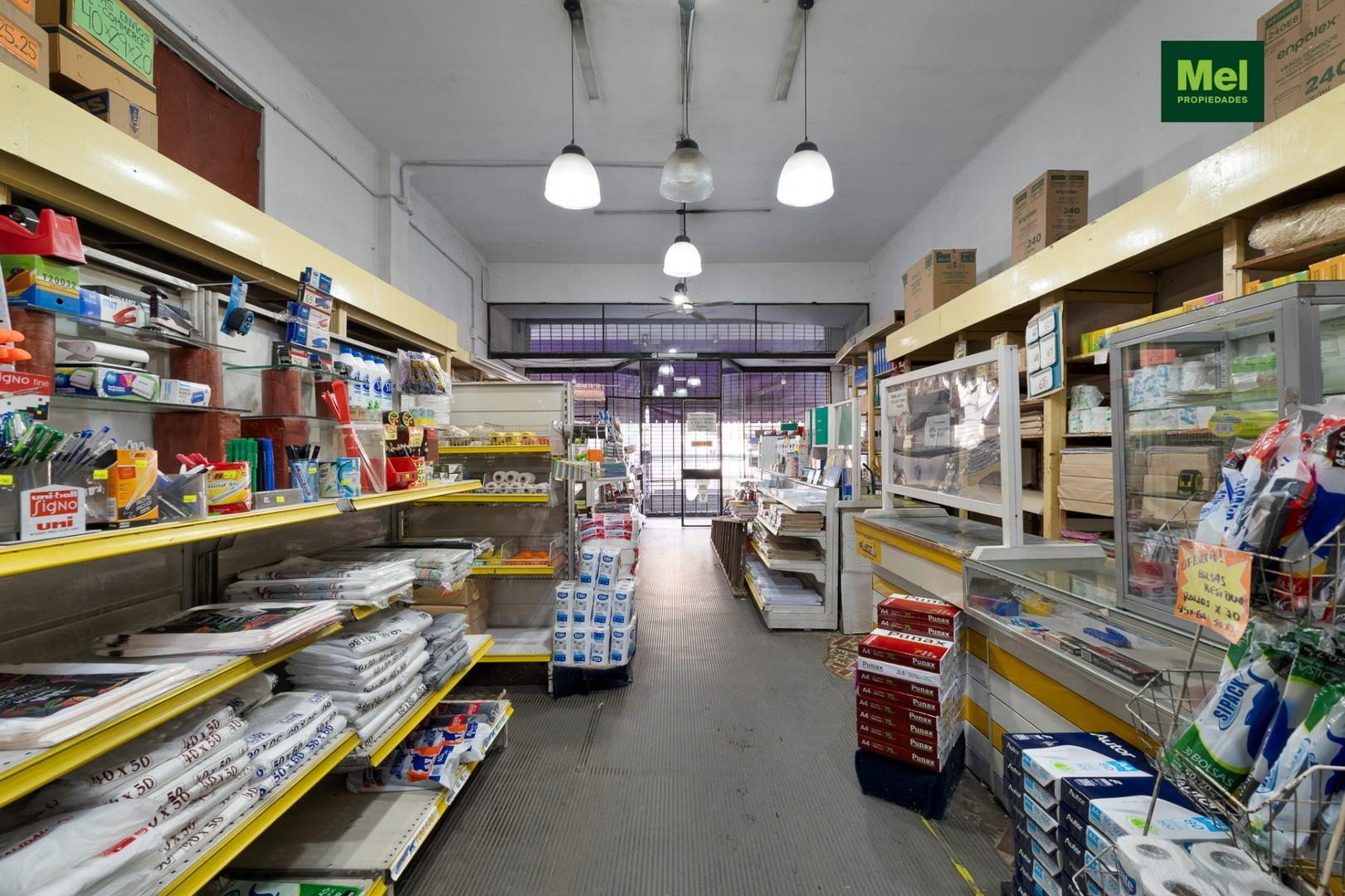 Local con excelente exposición. En Venta, Villa Urquiza.