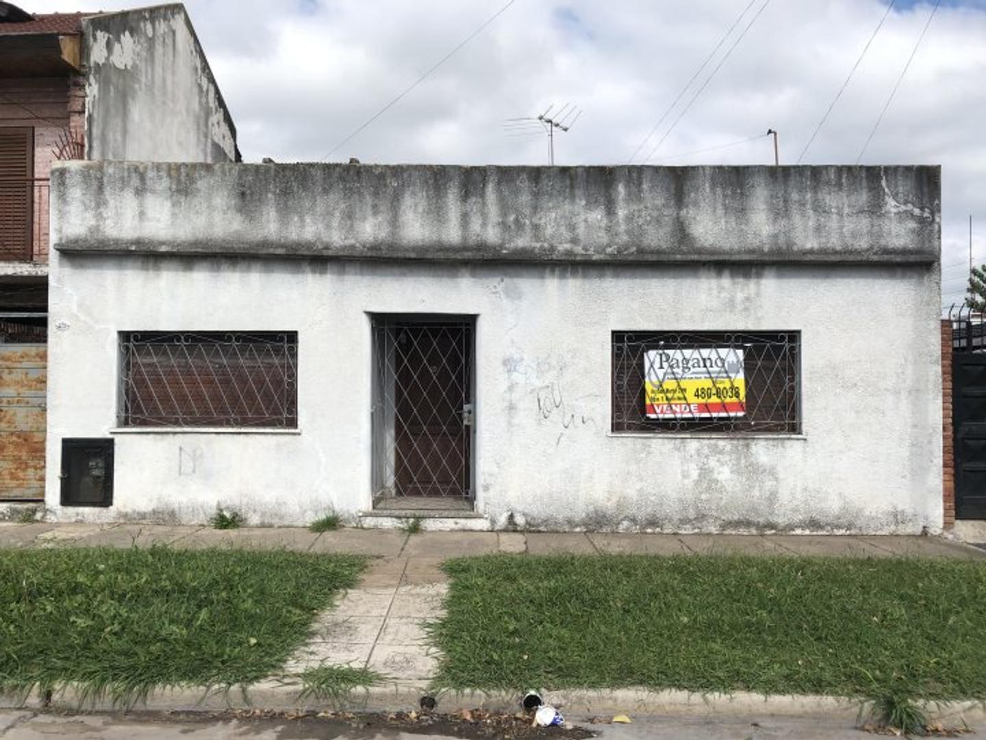 Casa Barata en Buena Ubicación de Merlo