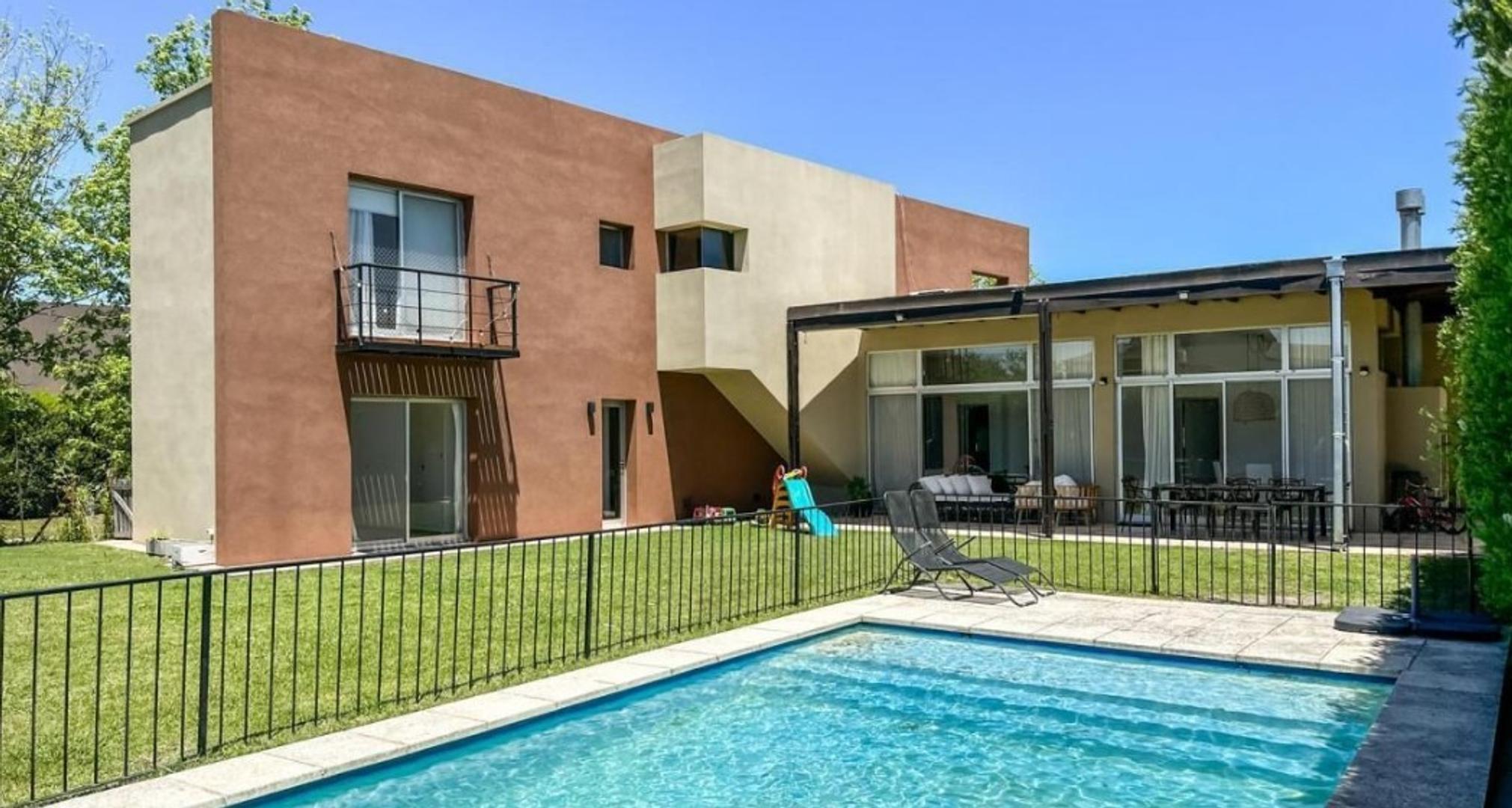 Casa en Venta de 5 dormitorios