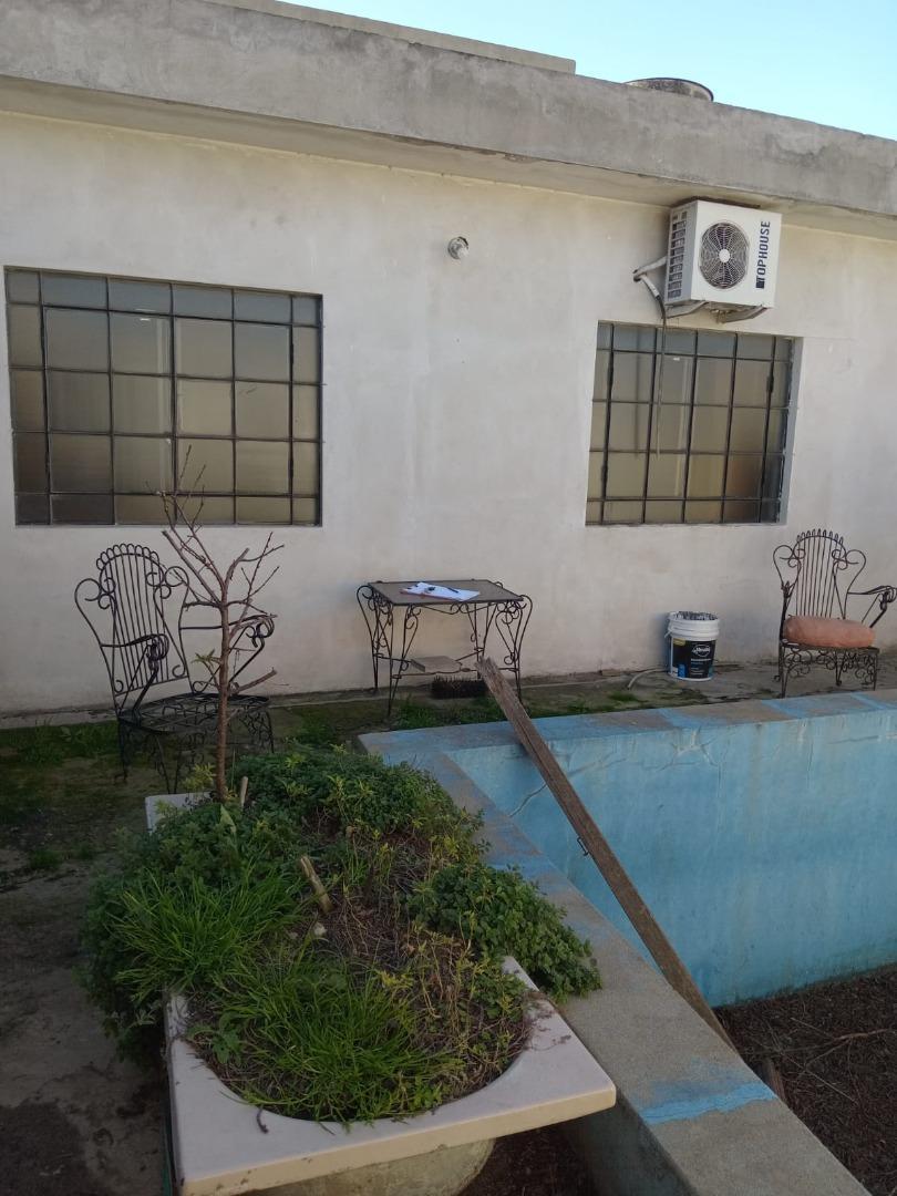 Casa al frente de 2 dormitorios en venta