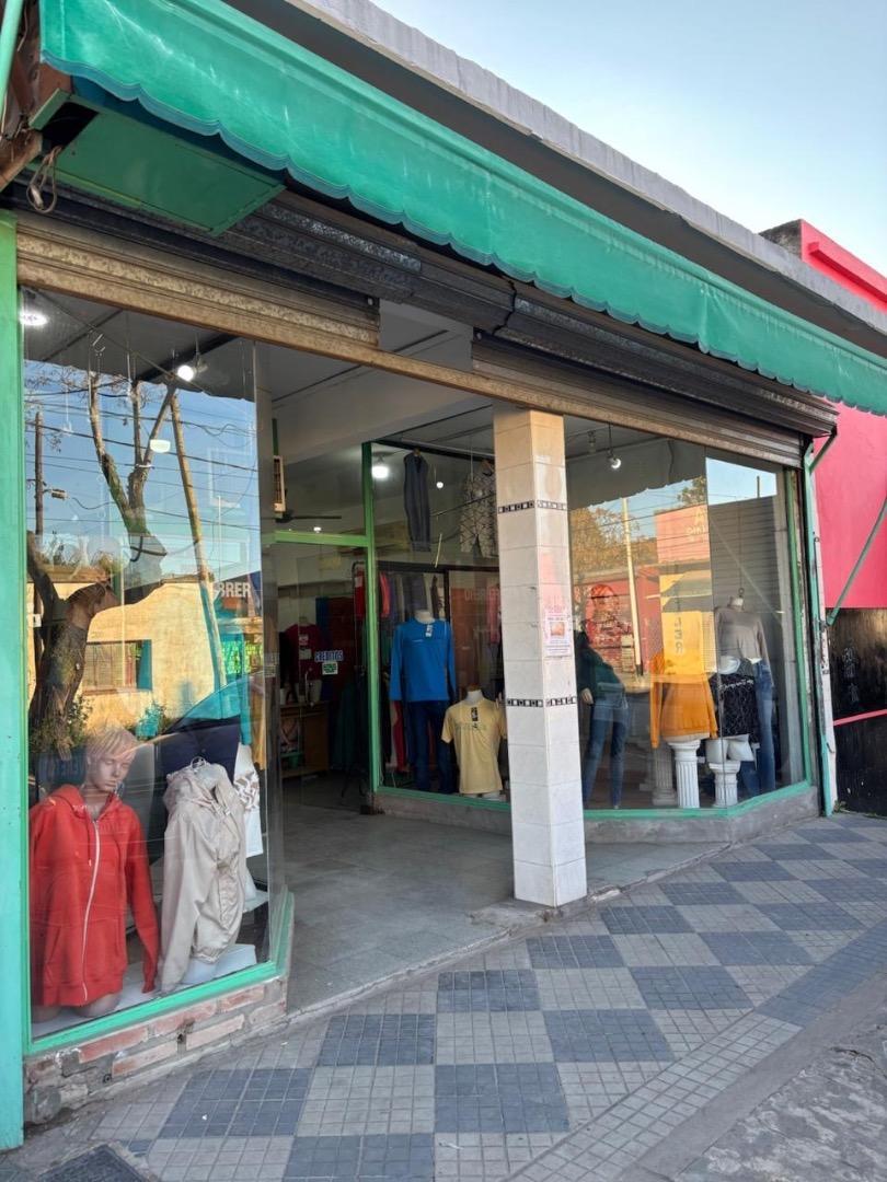 Amplio local comercial en venta en Monte Grande