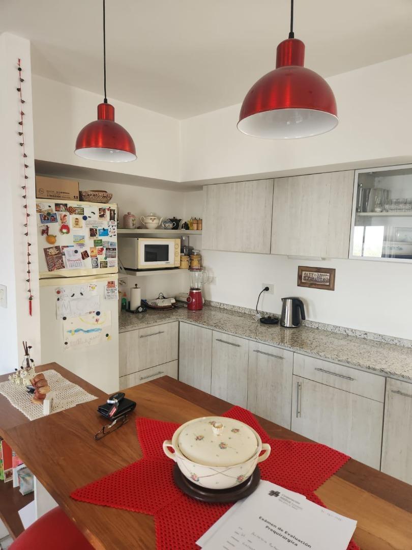 Departamento 4 ambientes con 2 baños