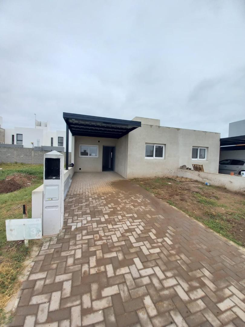 VENDO DUPLEX 2 DORMITORIOS EN QUEBRADA DE MANANTIALES