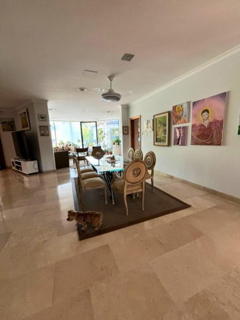 Exclusiva Casa en Venta en el Barrio Abril - Club de Campo