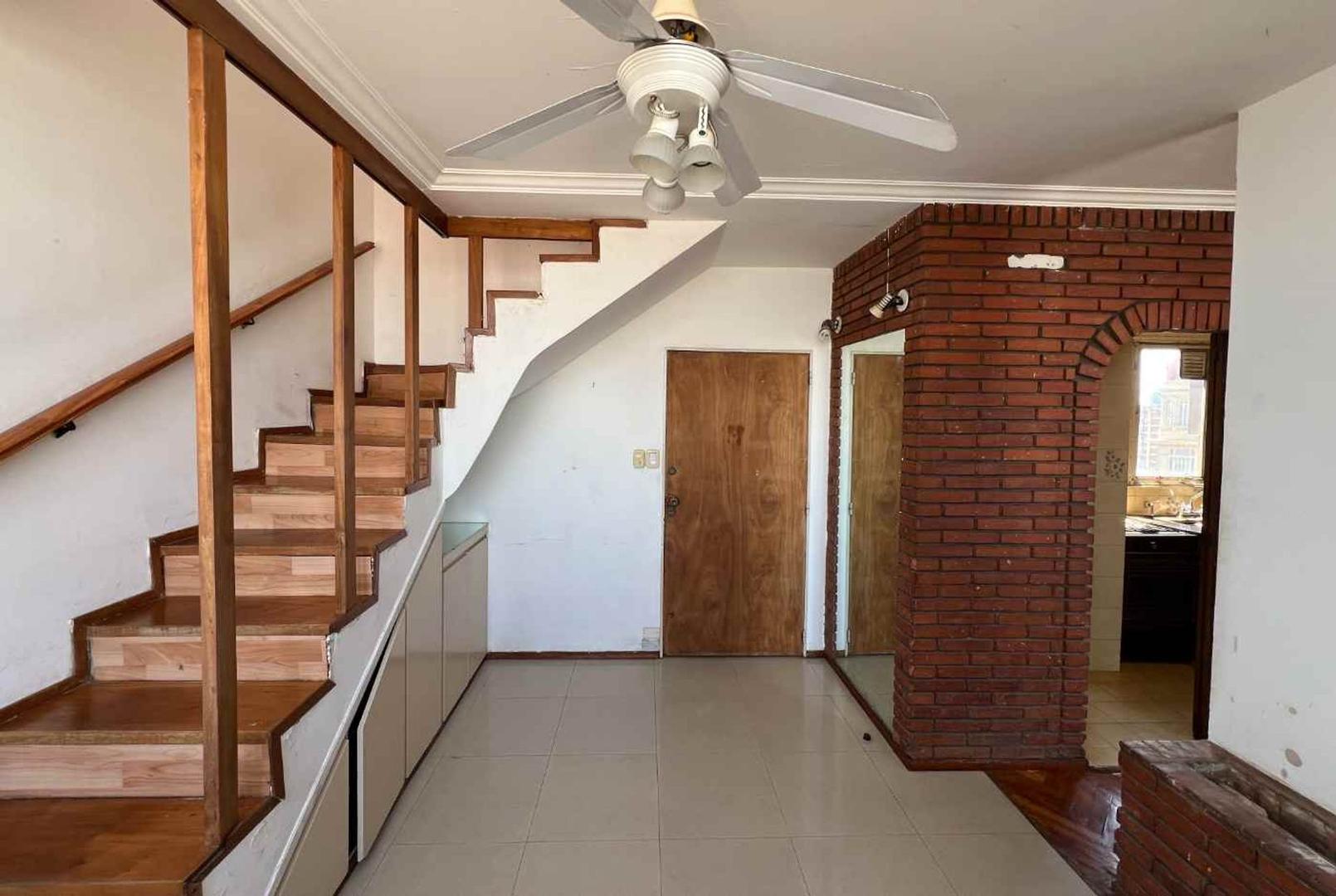 Avenida Hipólito Yrigoyen 1500