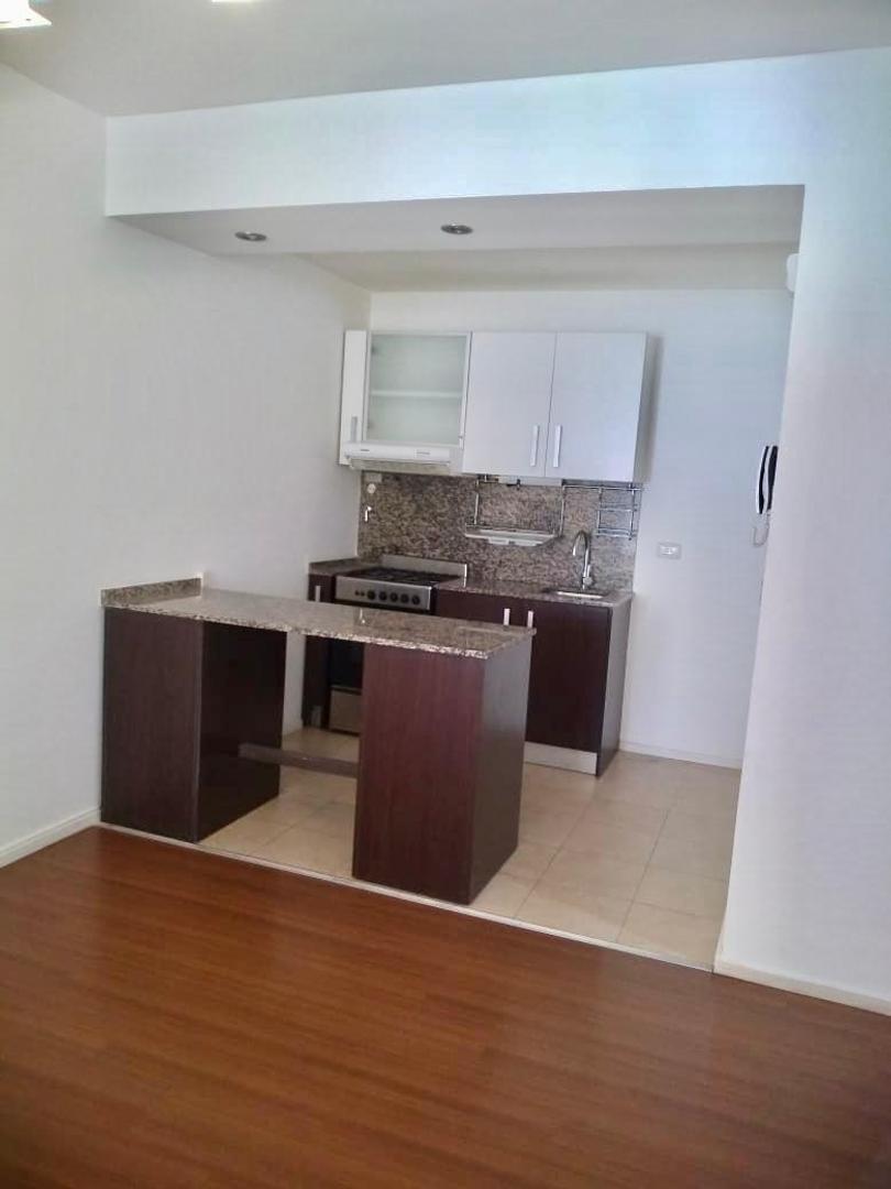 Roosevelt 2800, Piso 1