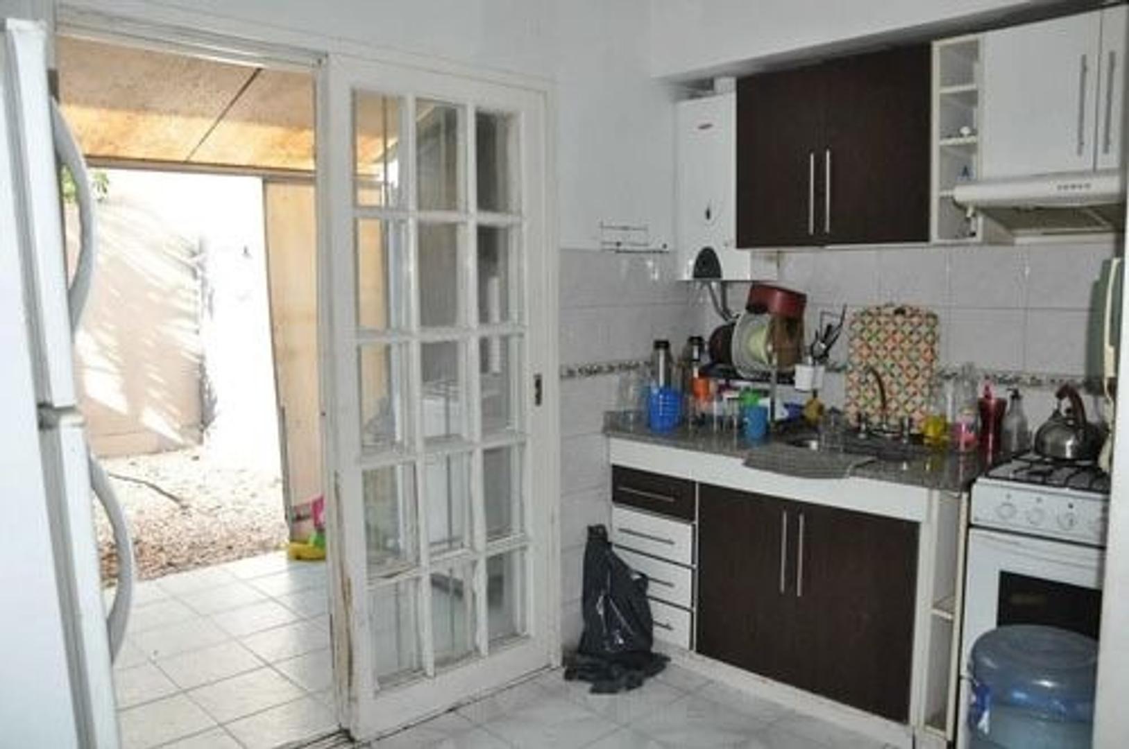 Casa 3 ambientes con 2 baños