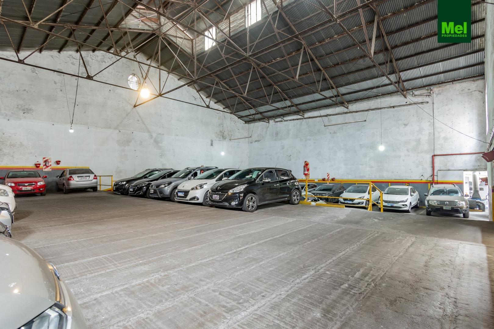 En Caballito garage con 50 cocheras fijasmas moviles