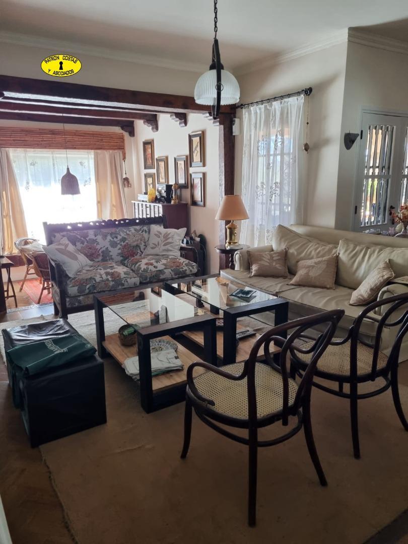 Casa 5 ambientes con 6 baños