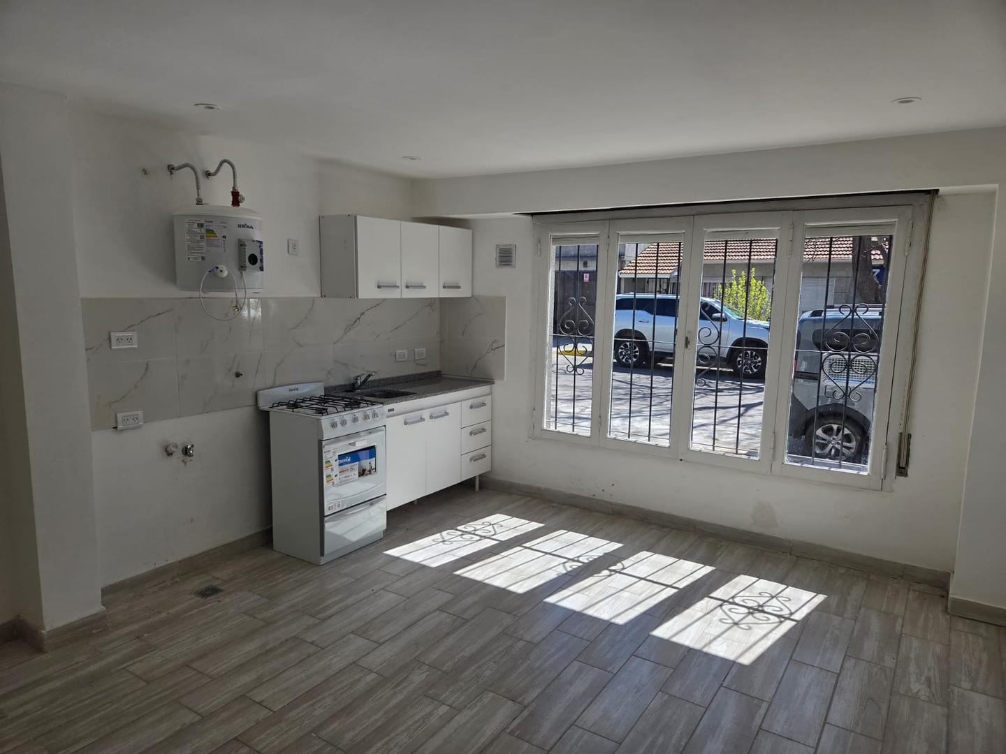 PH DE 1 AMB, A LA CALLE. PLANTA BAJA