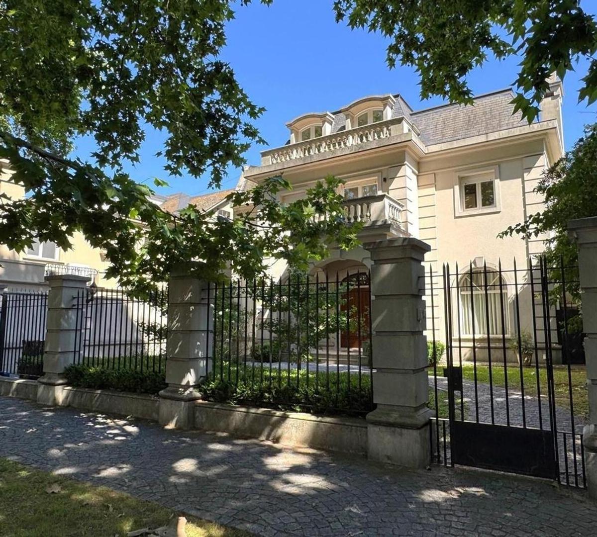 Casa  en Venta en Acassuso, San Isidro, G.B.A. Zona Norte