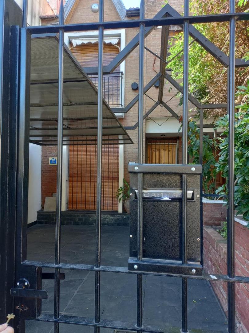 Depto Tipo Casa en Alquiler de 4 ambientes