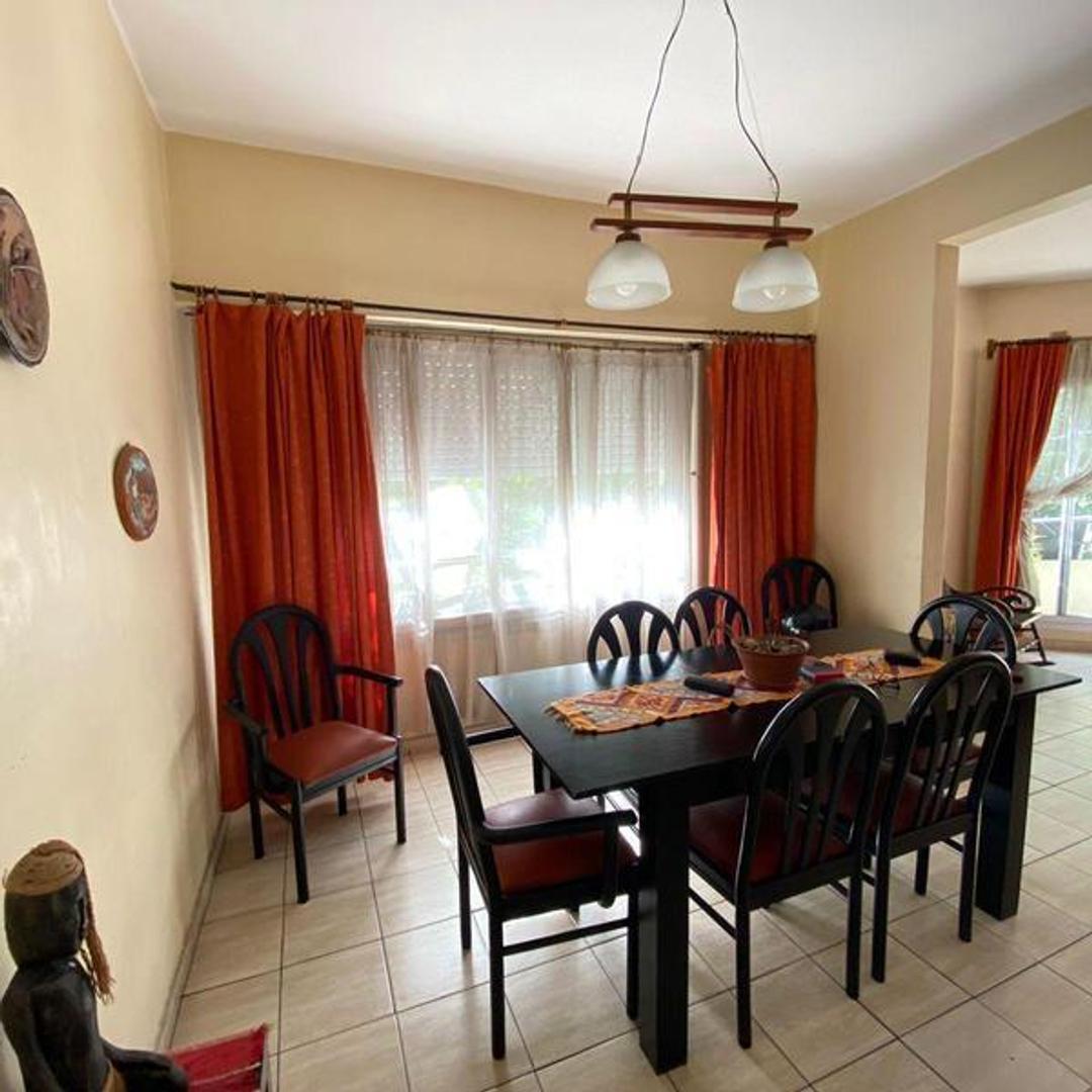 Depto Tipo Casa 5 ambientes con 2 baños