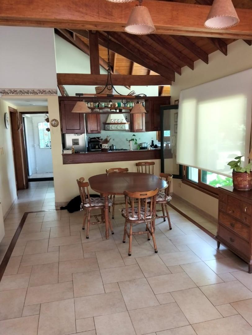 Casa en Venta con 7 cocheras