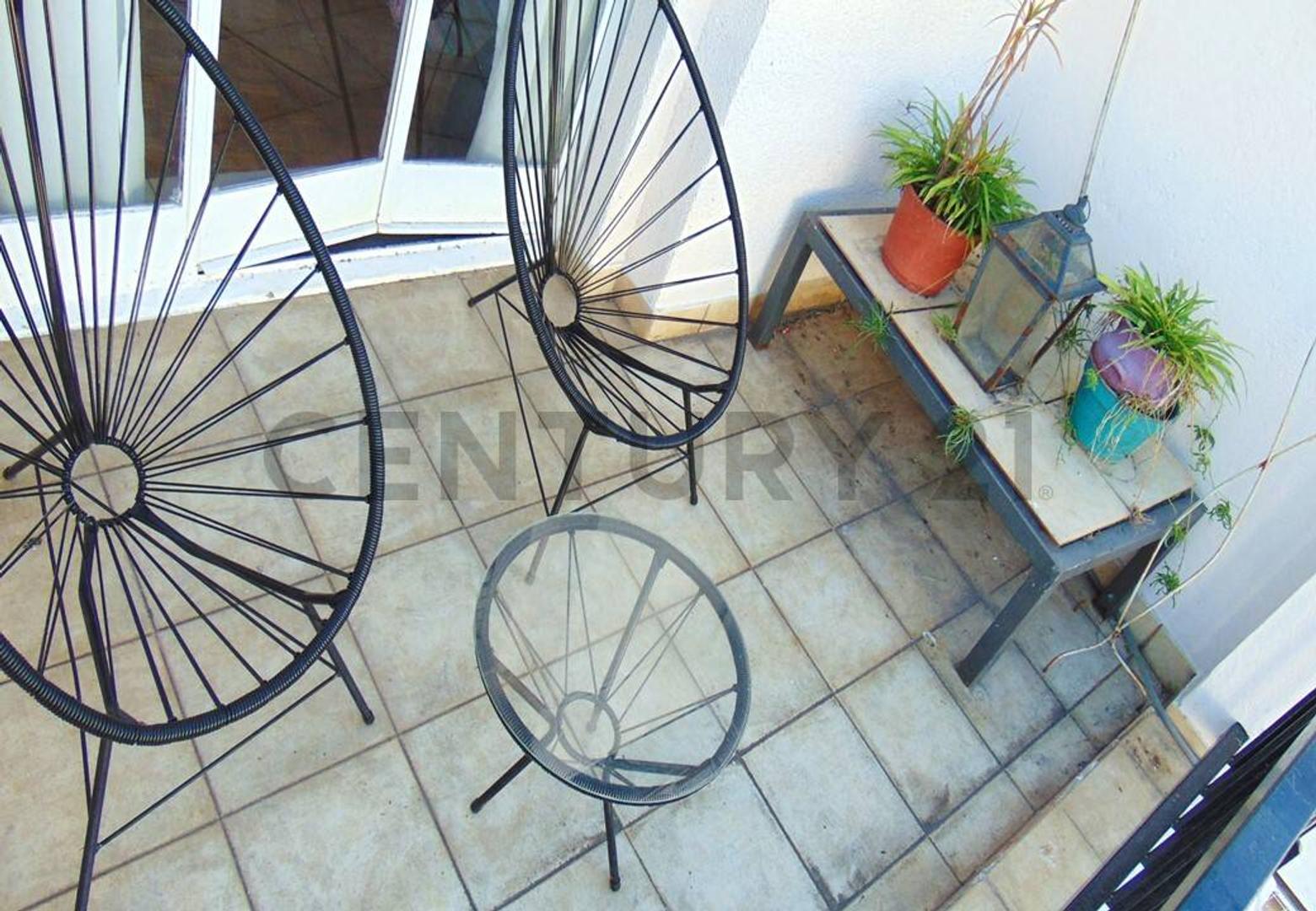 Billinghurst 1400, Piso 7