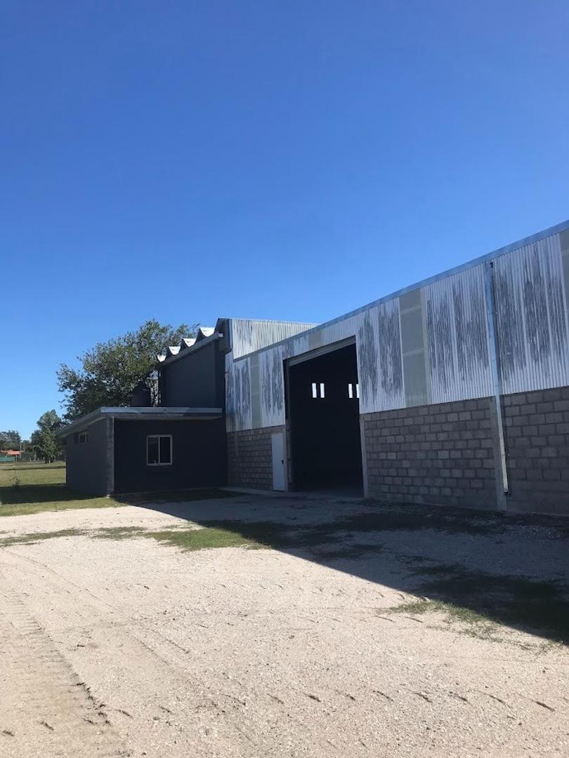 Nave Industrial 800 m2  Autovía RP5 Cordoba - Alta Gracia