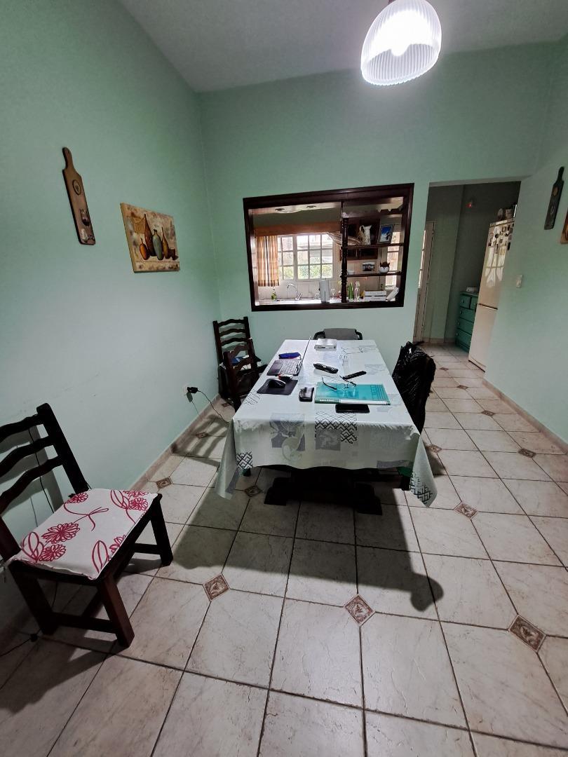 Casa 7 ambientes con 3 baños