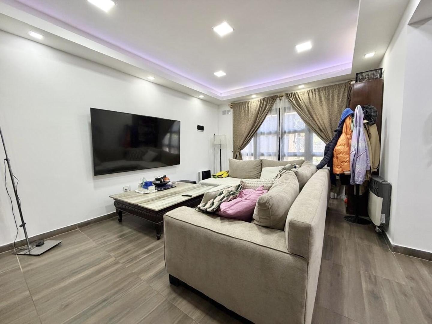 Casa 5 ambientes con 4 baños