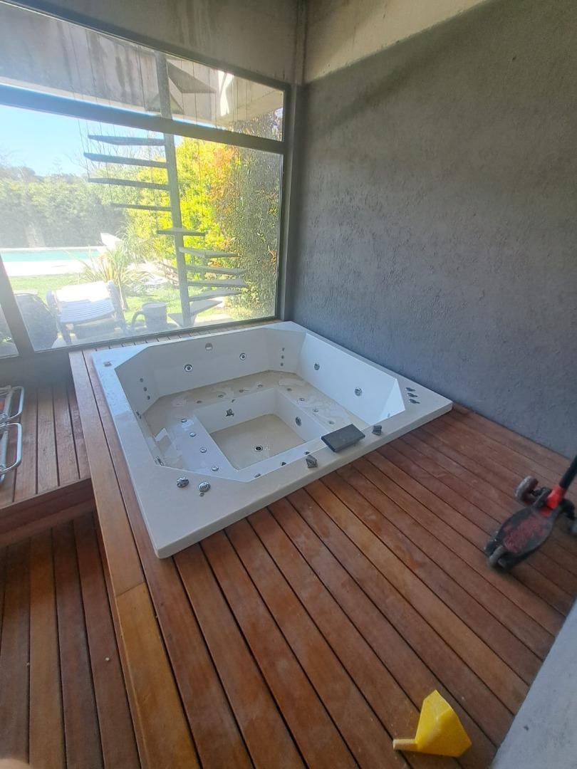 Casa 4 ambientes con 3 baños