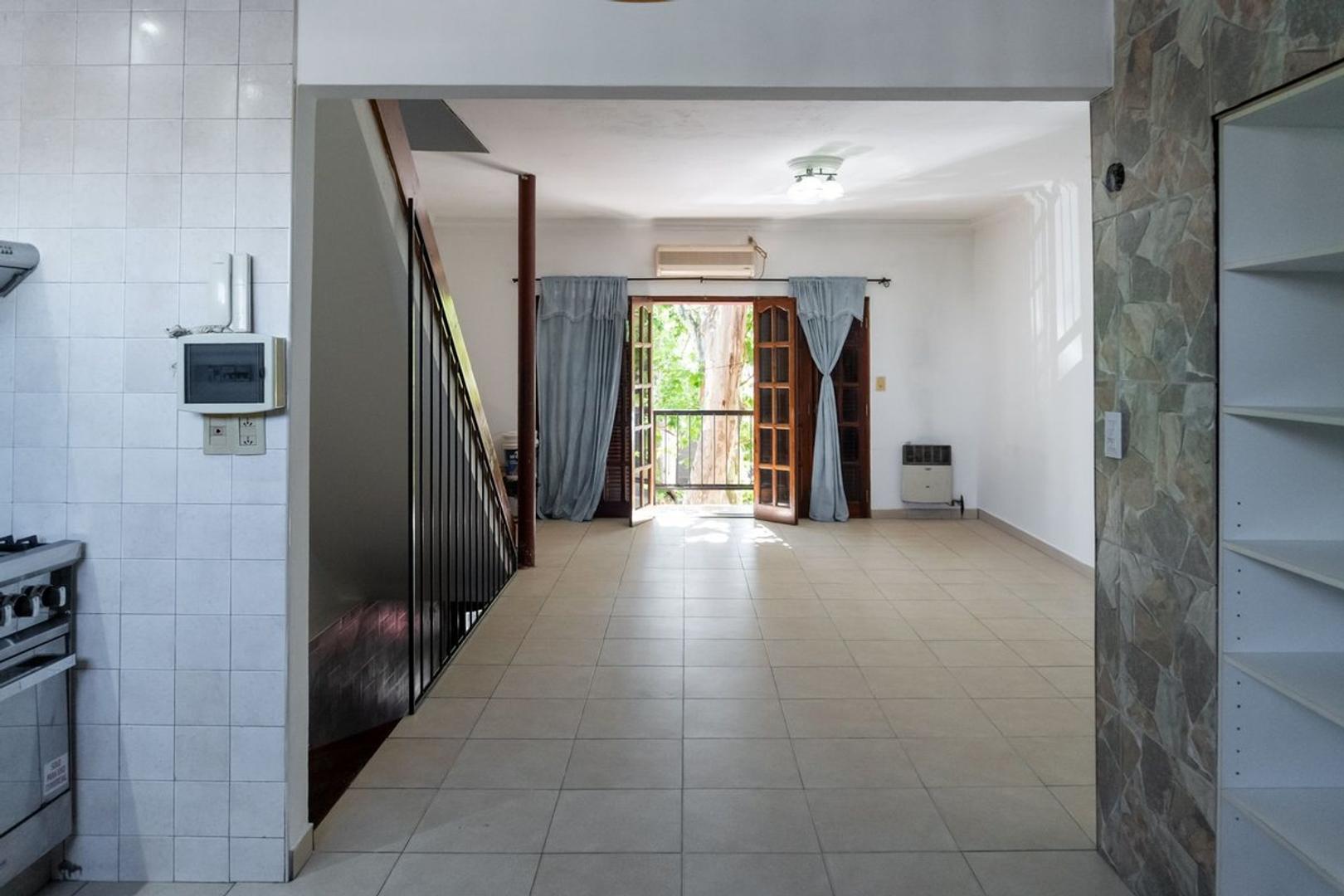 Casa 4 ambientes con 1 baño