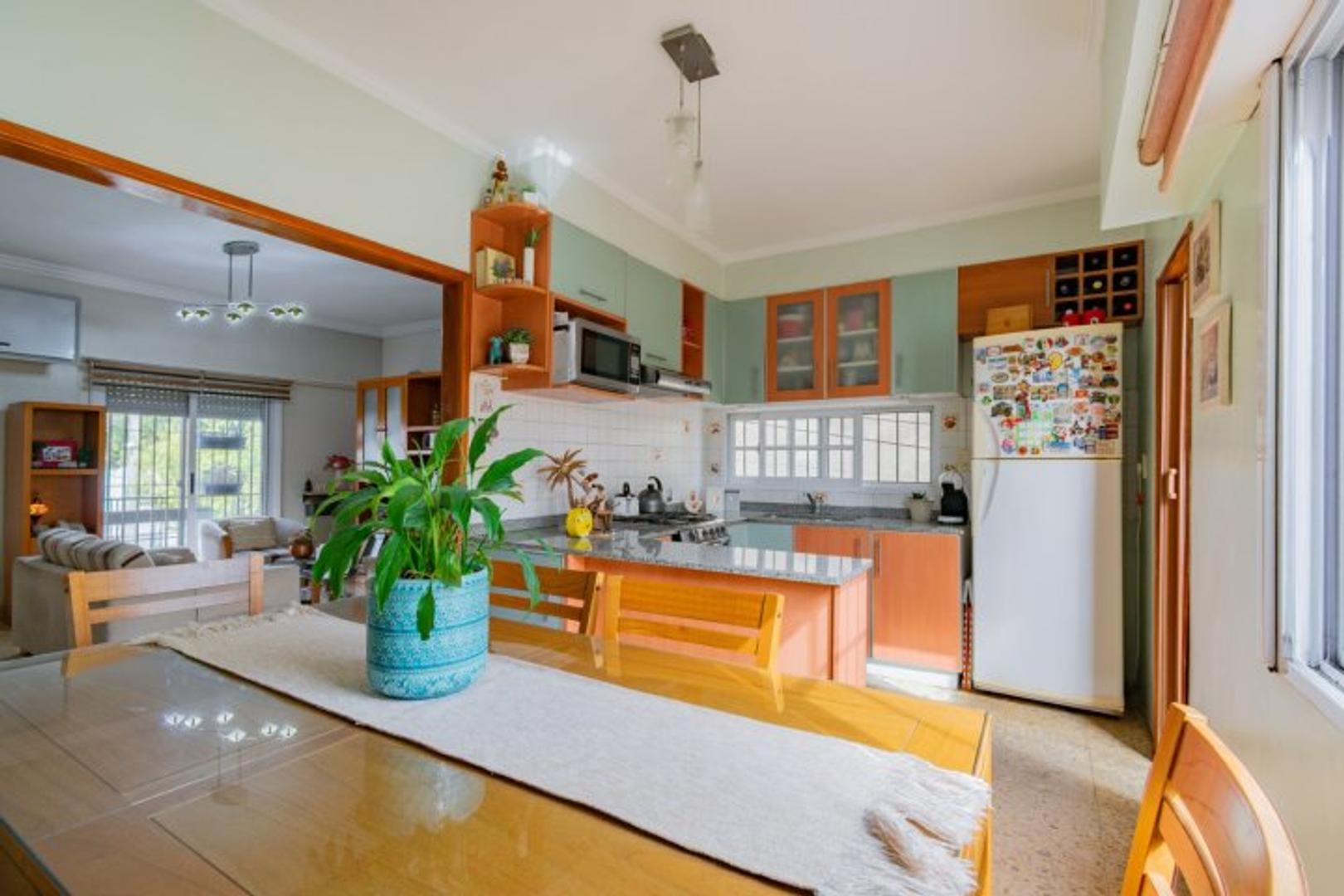 Levalle 500 , Piso 1