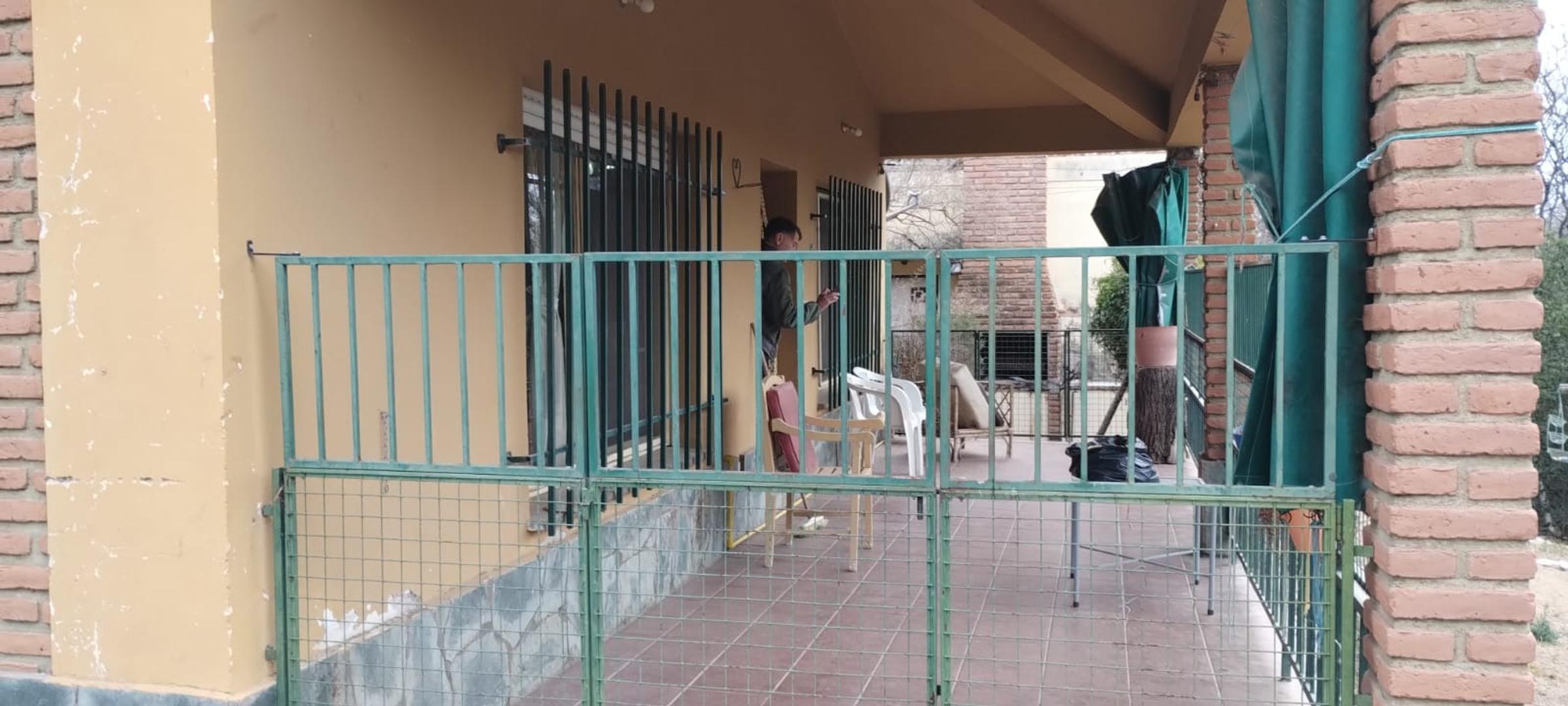 Casa 3 ambientes con 2 baños