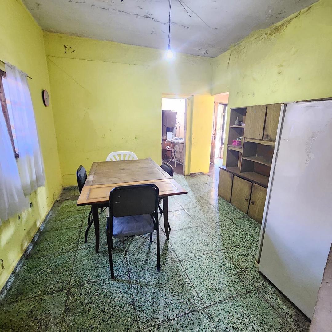 CASA a metros de estación (REFACCIONAR)