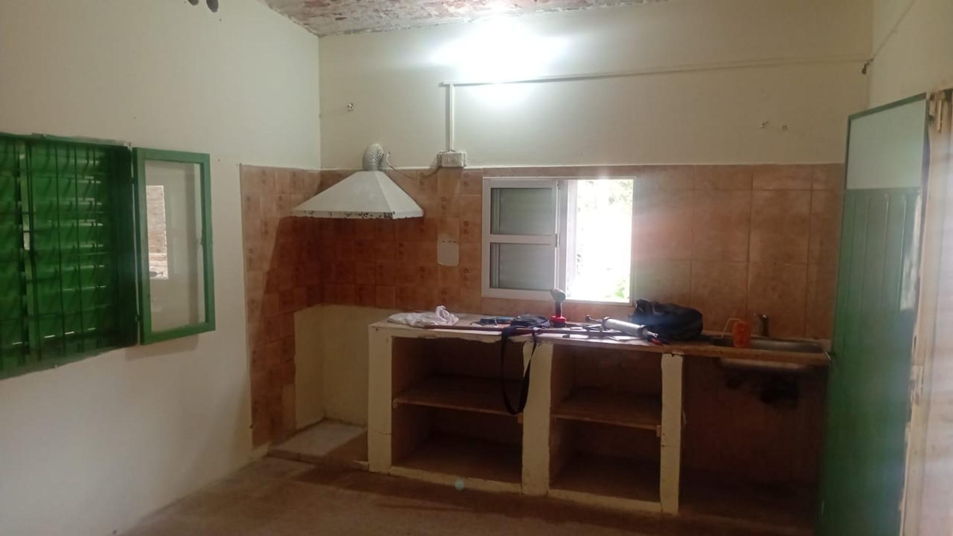 Casa 2 ambientes con 1 baño