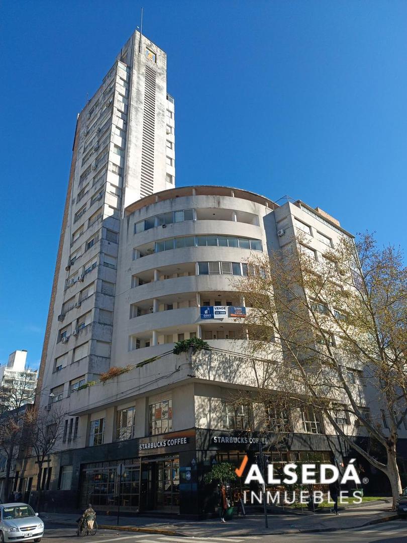 Departamento en venta de 3 dormitorios sobre Bv Oroño