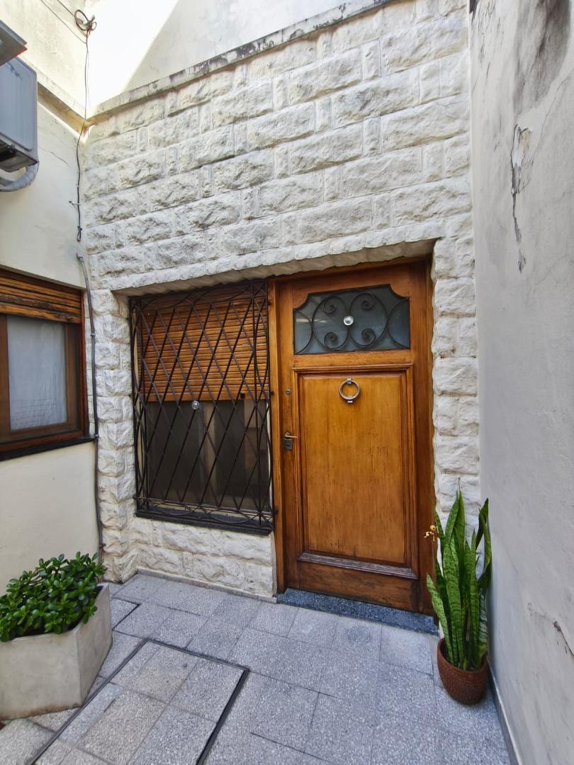 SE ALQUILA PH DOS AMB