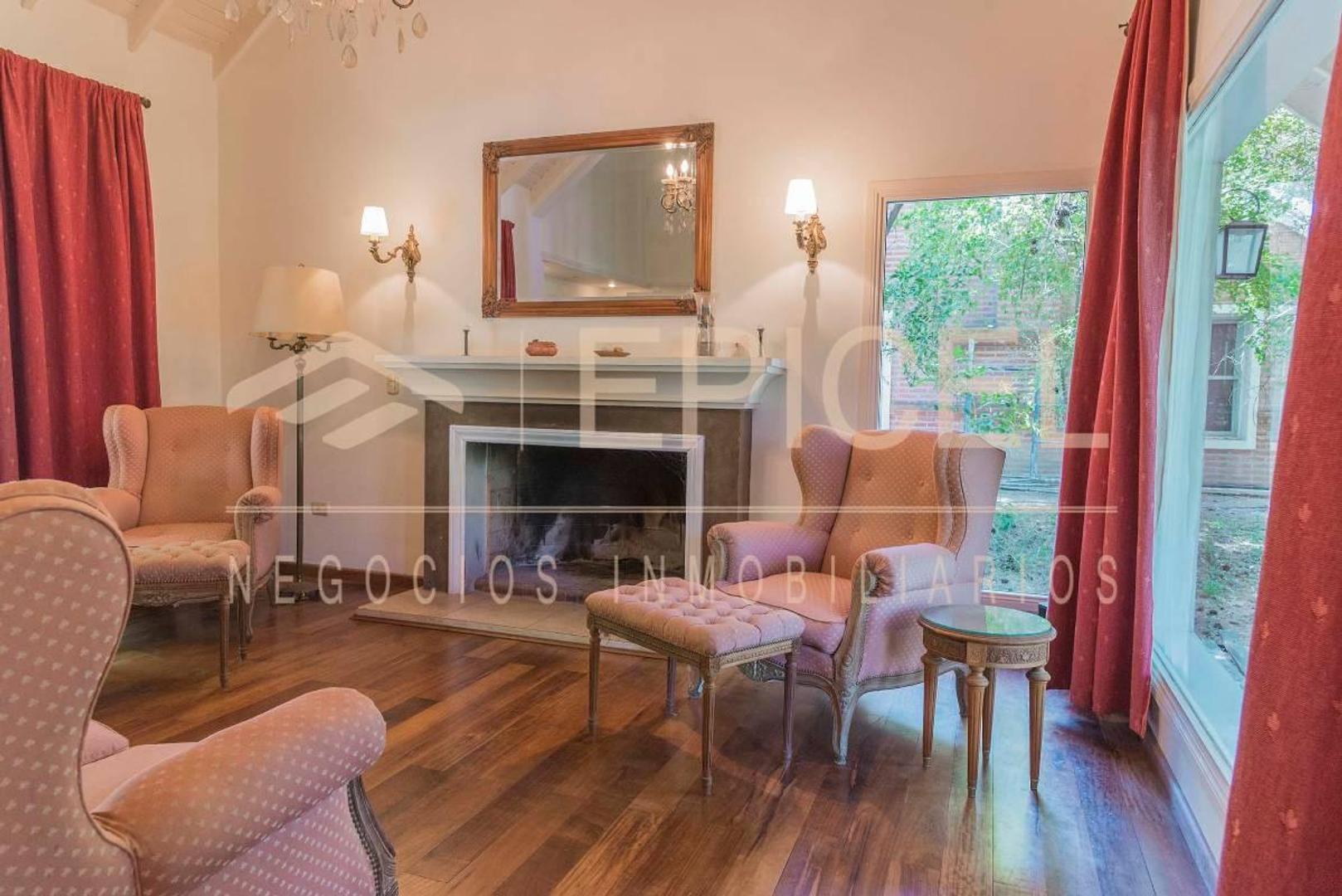 Casa 4 ambientes con 2 baños