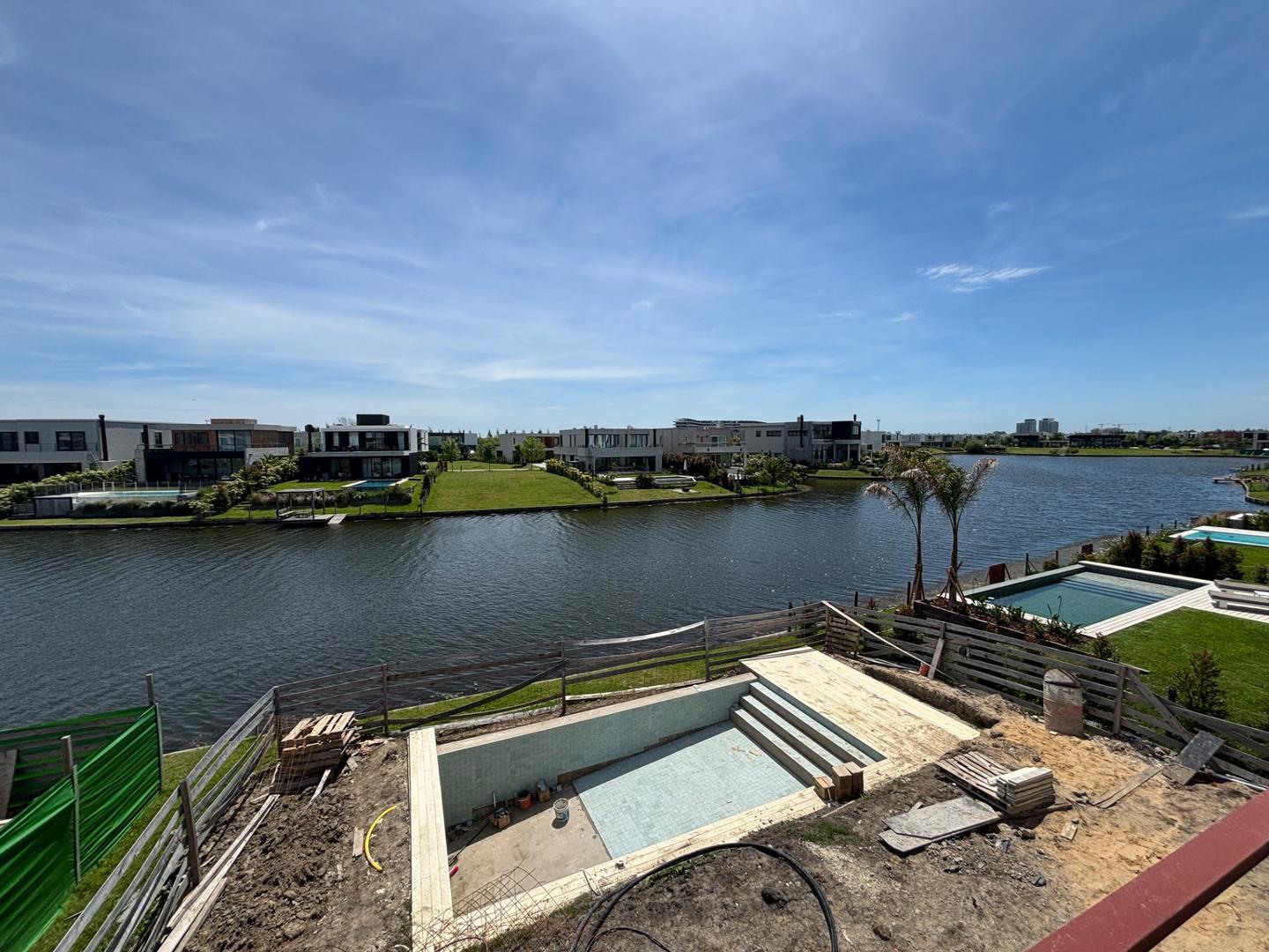 B. Los Carpinchos, Nordelta